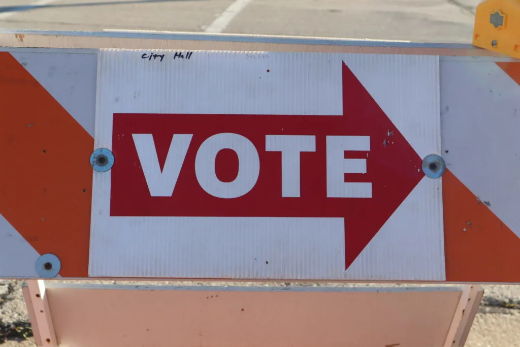 Town that got rid of voting machines agrees to make them available for voters with disabilities