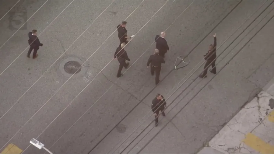 Officers shoot, kill man knife-wielding man in Hollywood