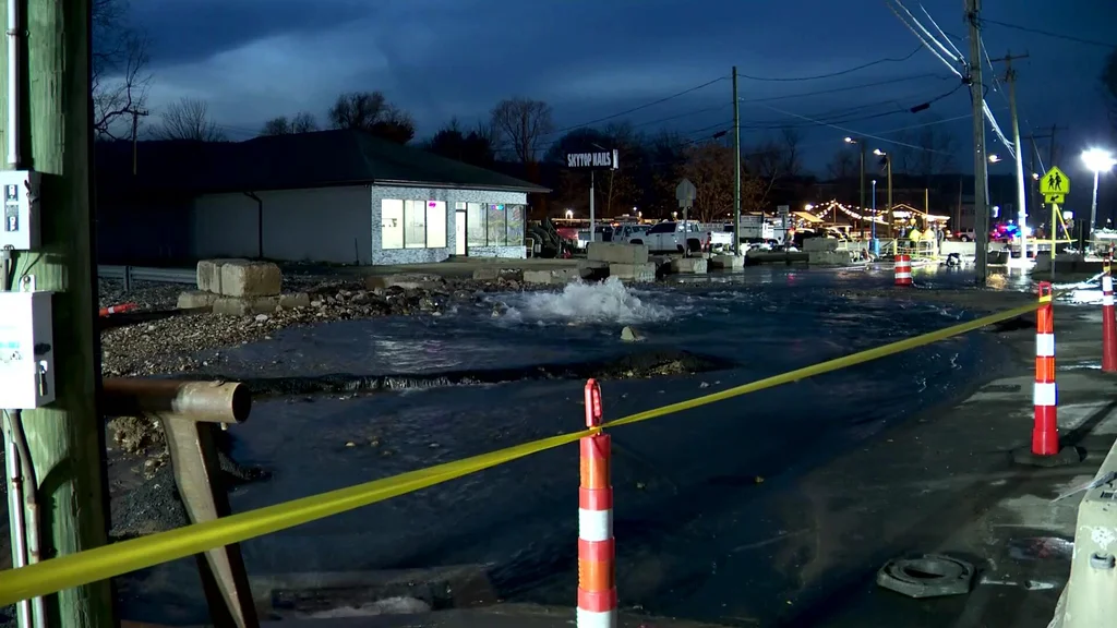 Water main break in Waterbury, Conn., impacting tens of thousands of residents