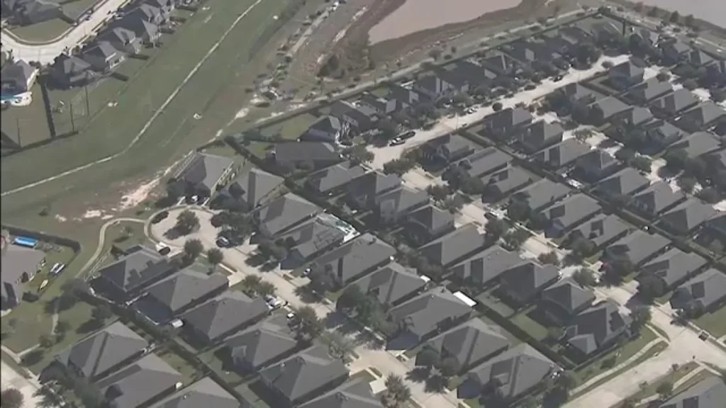 Man found dead after dog mauling incident in Katy area; mom, son also bitten nearby: HCSO