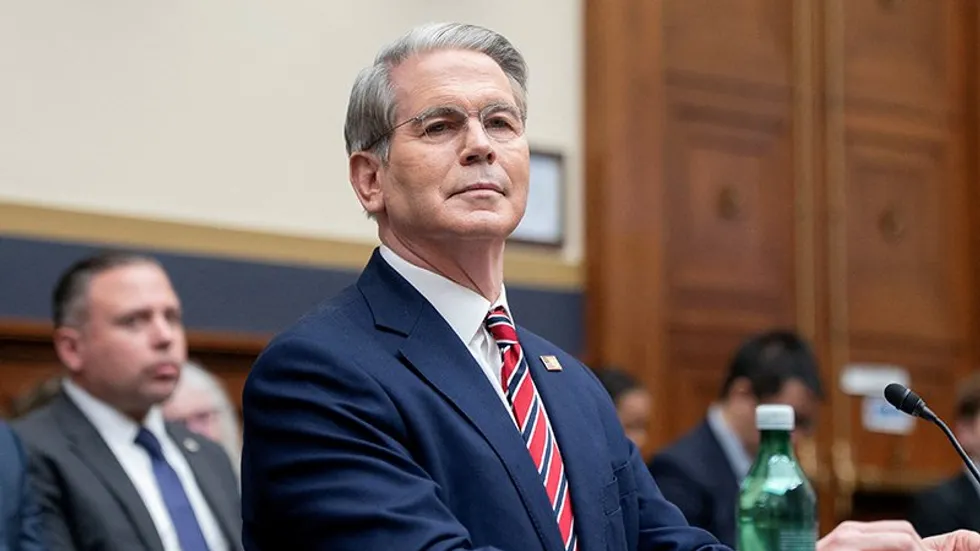 ‘It was a setup’: Cabinet member lashes out after restaurant heckling