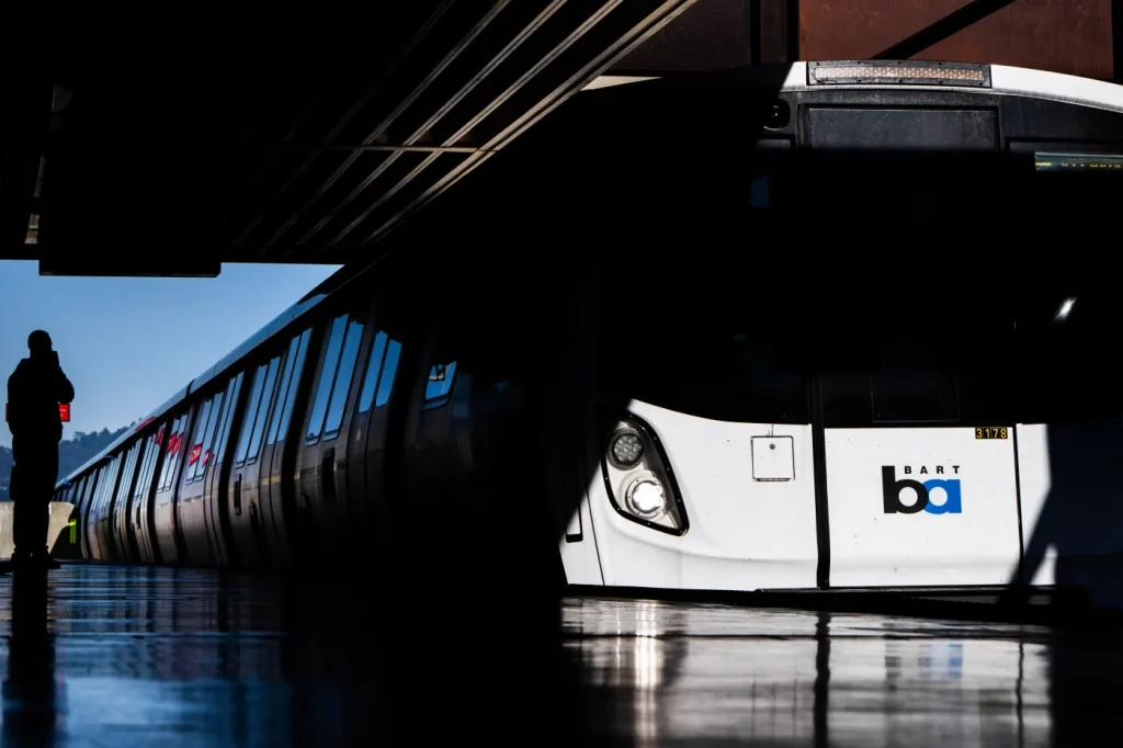 Man dies after being hit by train near Oakland BART station
