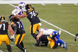 Off the tracks: Steelers fans not happy with latest performance against Bills