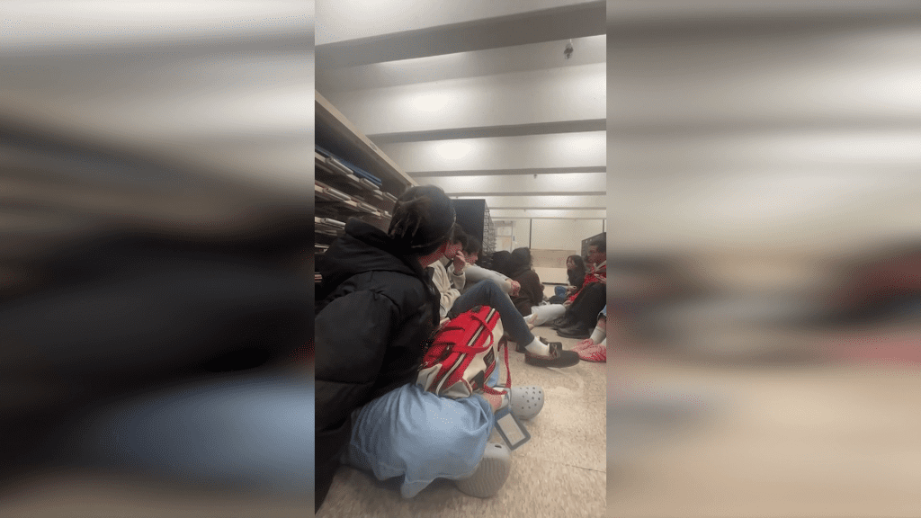 Dramatic video: Police break down door as students huddle together in Brown library