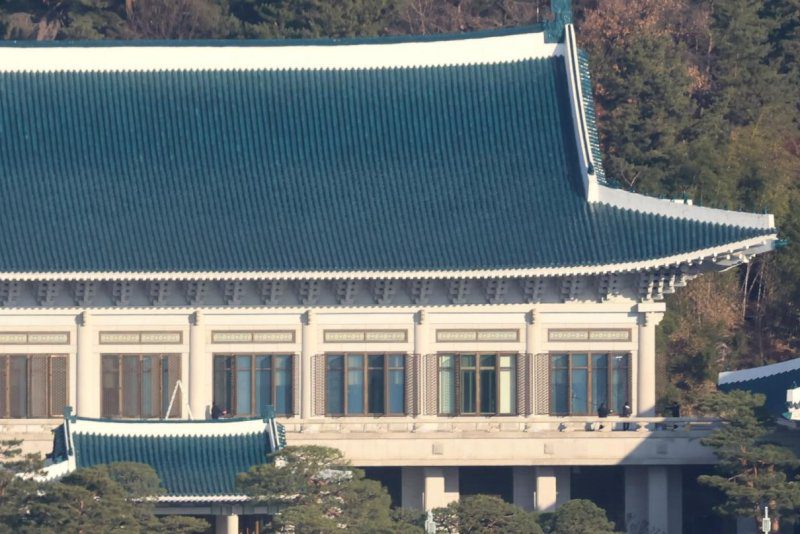 South Korea to restore name Cheong Wa Dae for presidential office