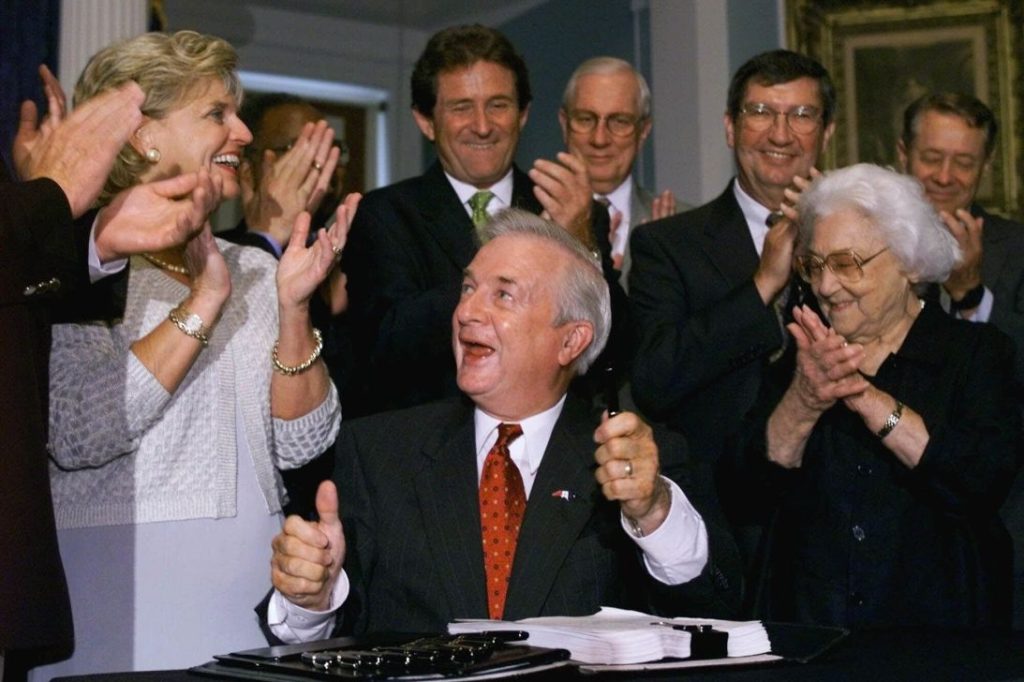Former North Carolina Gov. Jim Hunt, a leader in education reform, dies at 88 | CNN Politics