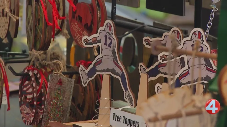 Last-minute shoppers wrap up holiday shopping