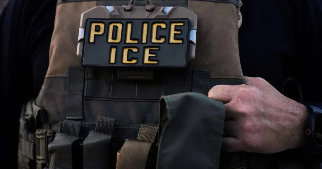 Report: People pretending to be police prompts Longview officers to ICE arrest
