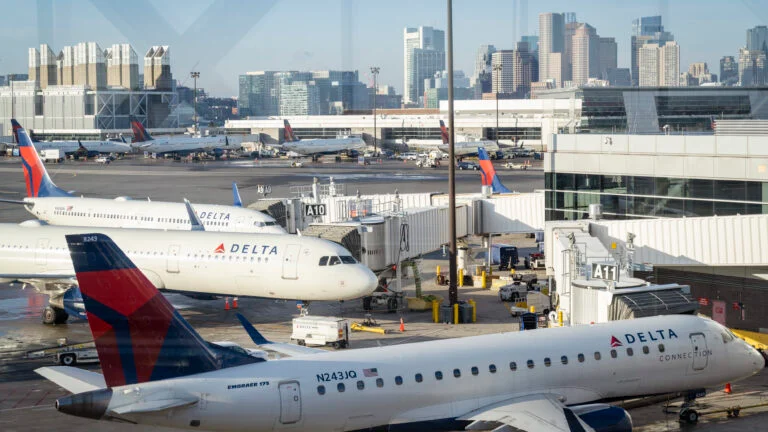 Hundreds of flights delayed, canceled at Logan amid forceful winds