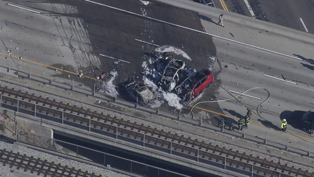 At least 1 killed in fiery 3-vehicle crash in San Jose; NB Hwy 87 shut down: CHP
