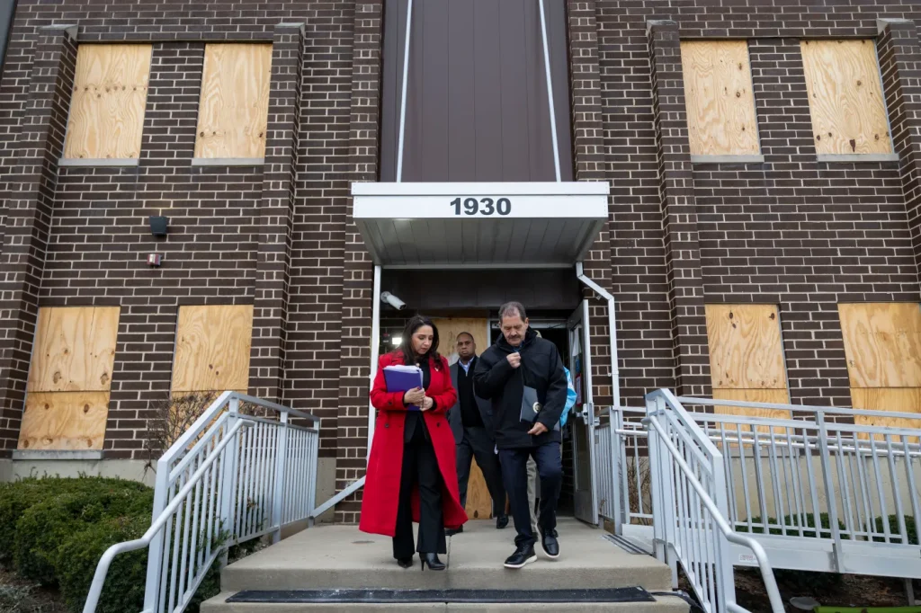 Democratic lawmakers visit ICE facility in Broadview after judge confirms they cannot be denied access