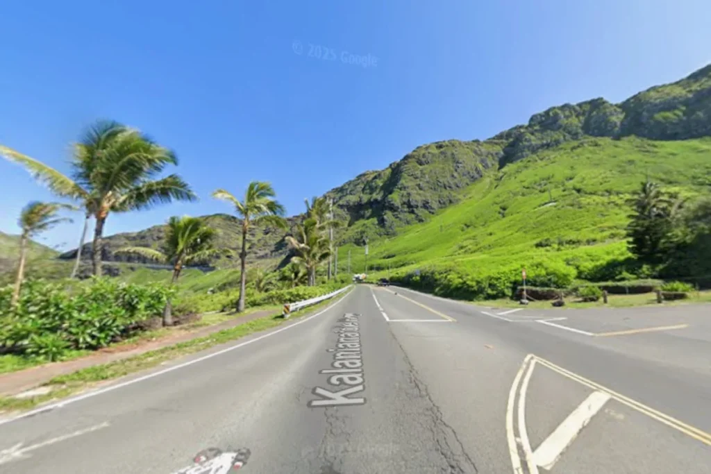 Deadly Paraglider Plunge Above Sea Life Park Rocks East Oahu
