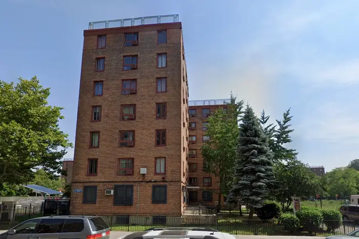 Person in custody after 38-year-old fatally shot at Bronx NYCHA building, police say
