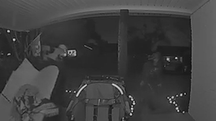 Porch pirates steal entire outdoor couch from Lake Highlands home