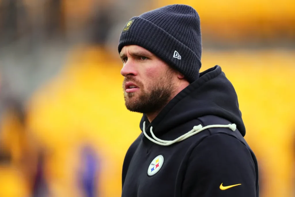 Steelers’ T.J. Watt Fined by NFL 2 Days After Undergoing Major Surgery