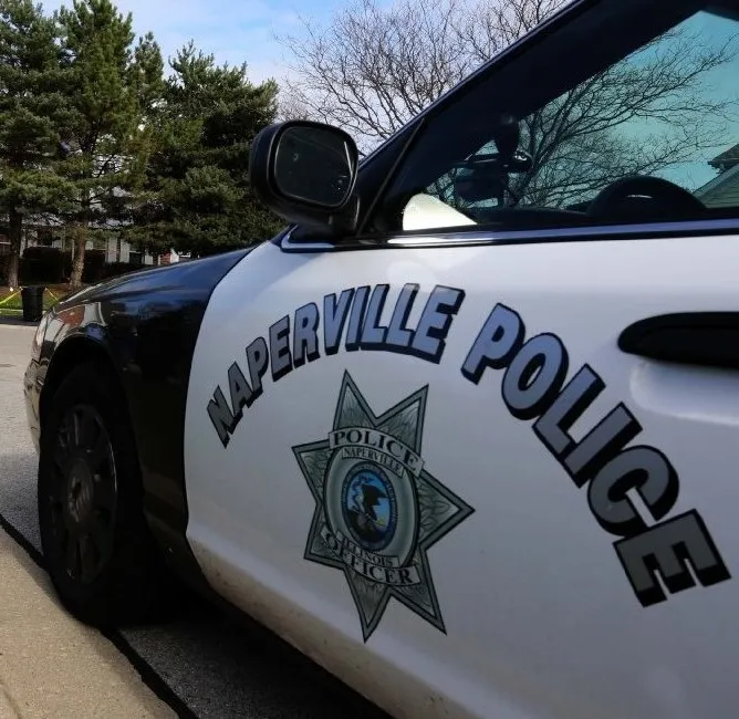 Felon left loaded gun in car at Naperville bowling alley, police say