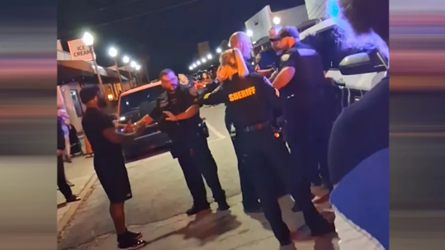 3 arrested for starting brawl during Avon Park Christmas parade: deputies