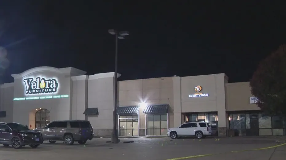 1 dead, 4 injured at Dallas event center shooting