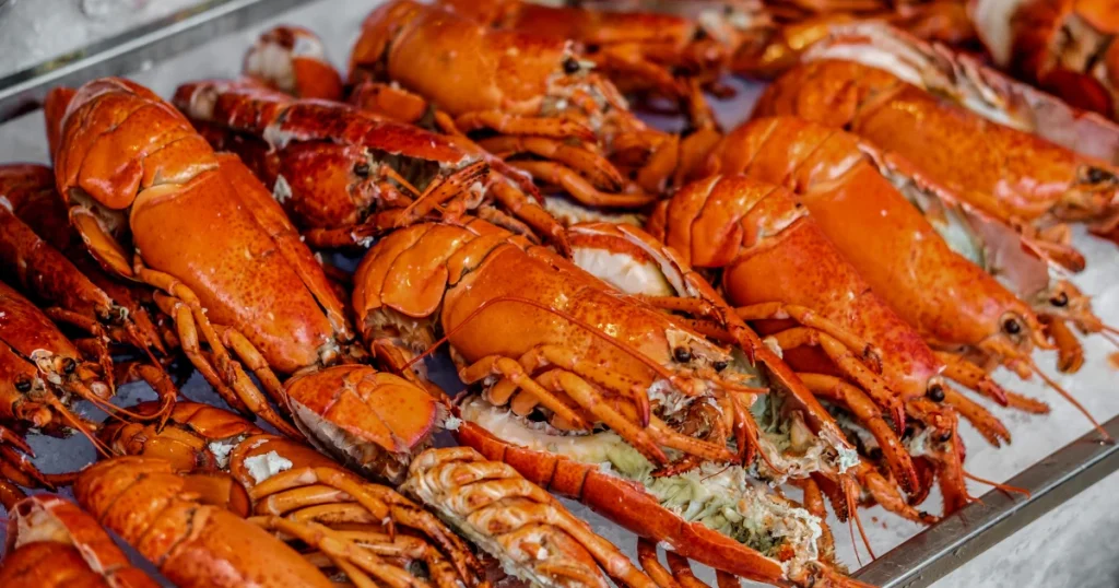 $400,000 worth of lobster stolen en route to Costco stores, shipper says