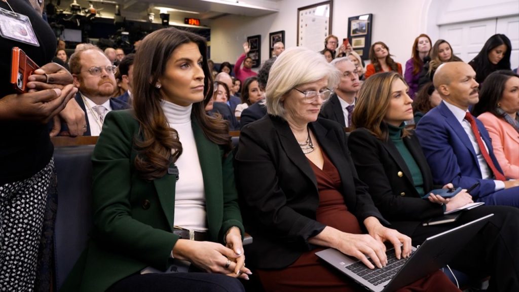 Kaitlan Collins reports on the White House’s mixed messaging on the state of the economy