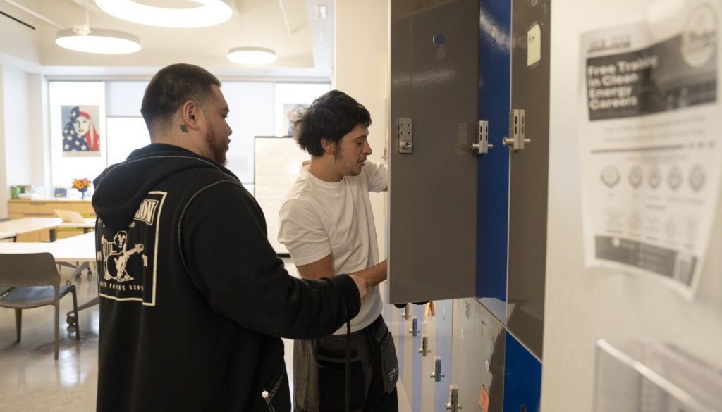 As cold weather settles over Chicago, advocates call out Trump’s new homelessness policies