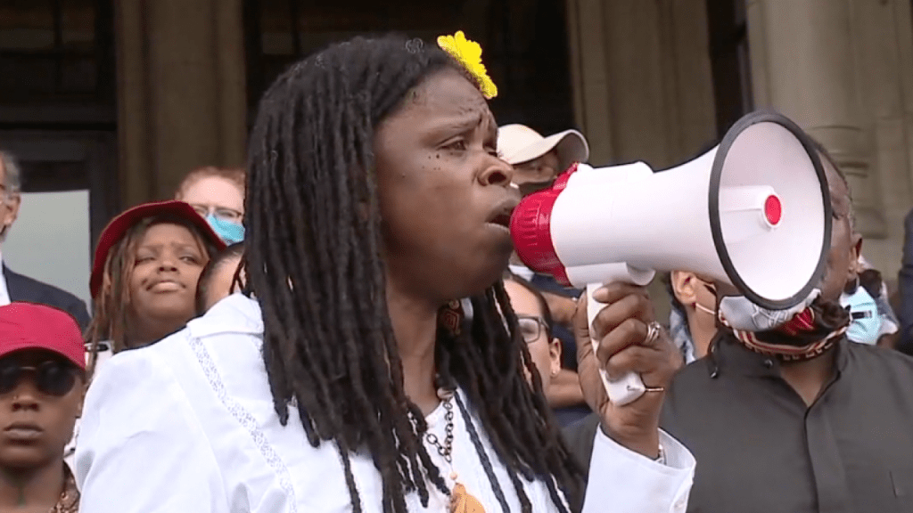 Cincinnati consultant Iris Roley gets $664k contract signed 2 days after election for work done months ago