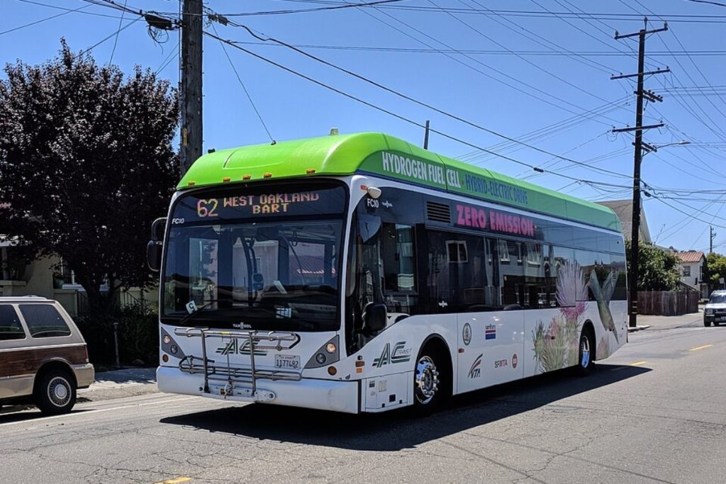 Helmet Cam Shows Oakland Bus Driver Allegedly Menacing Cyclist on Foothill