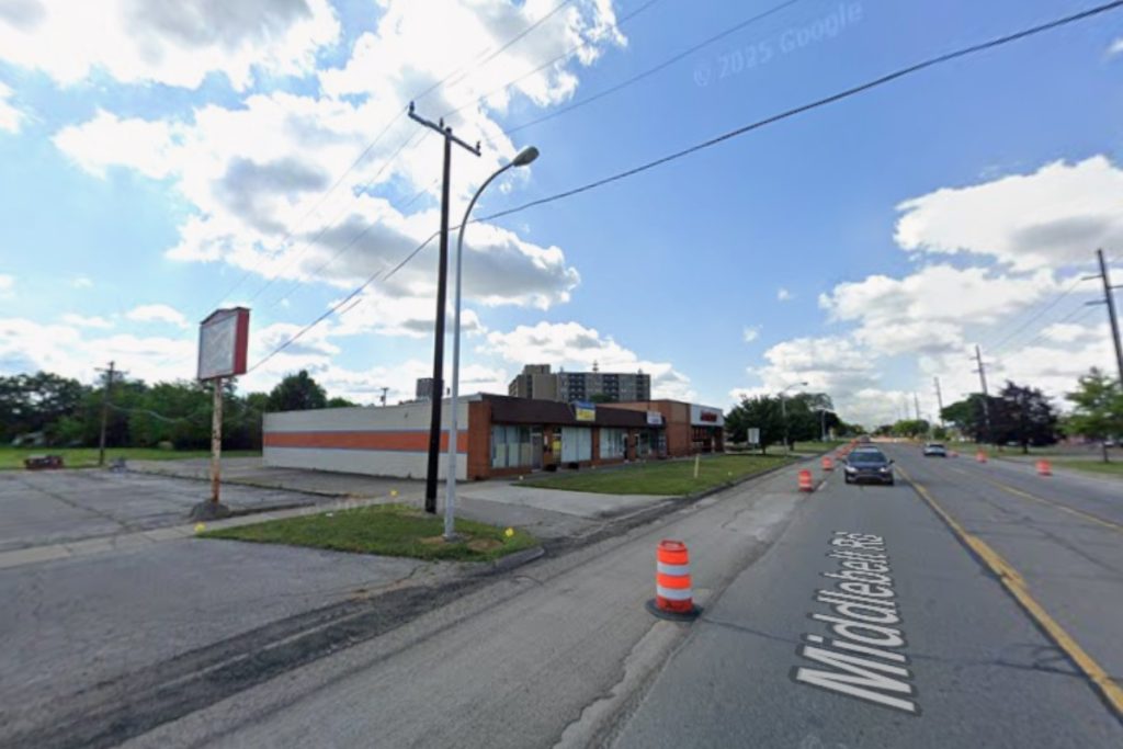 Garden City Strip Mall Engulfed in Flames, Major Roadways Closed as Firefighters Battle Blaze