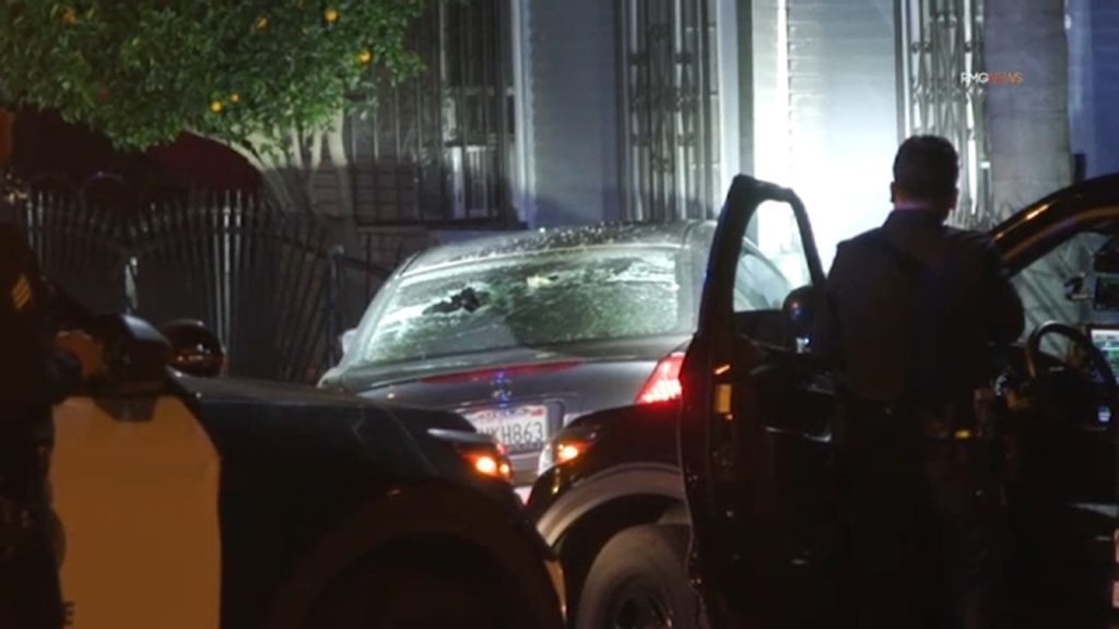 Police searching for suspected DUI driver who crashed into Highland Park home during chase