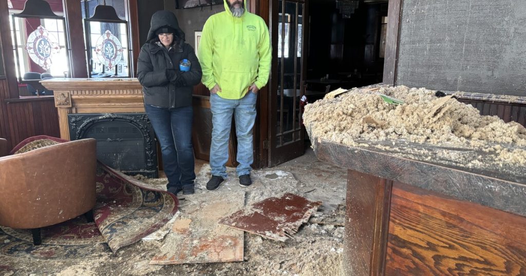Newburg supper club endures fire in frigid temperatures, owner devastated but hopeful to re-open