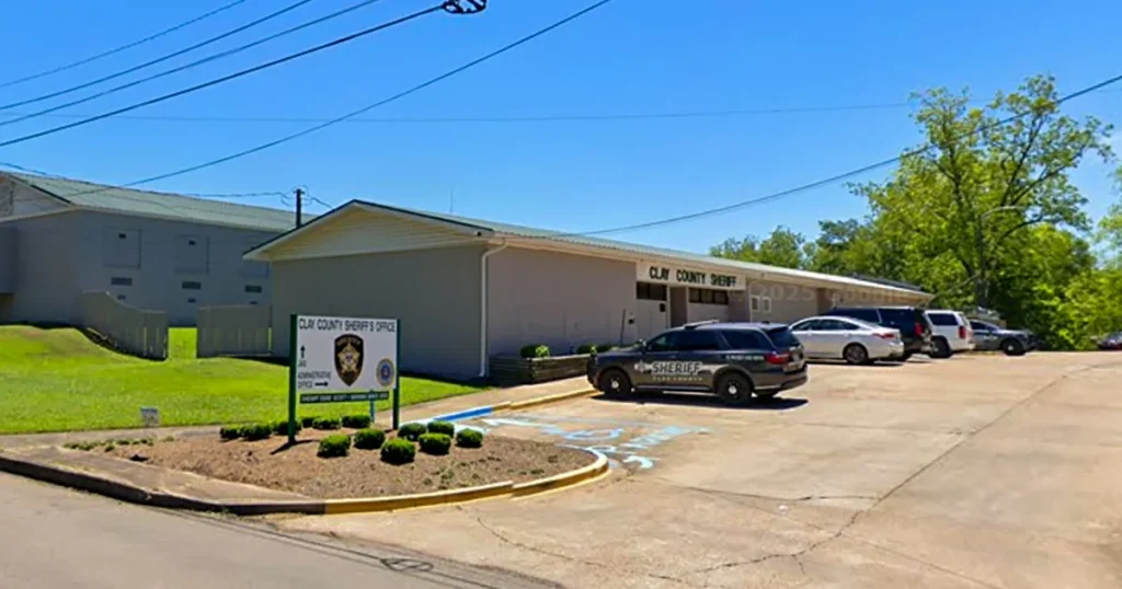 Lone gunman kills 6 in shooting that spanned three locations in Mississippi