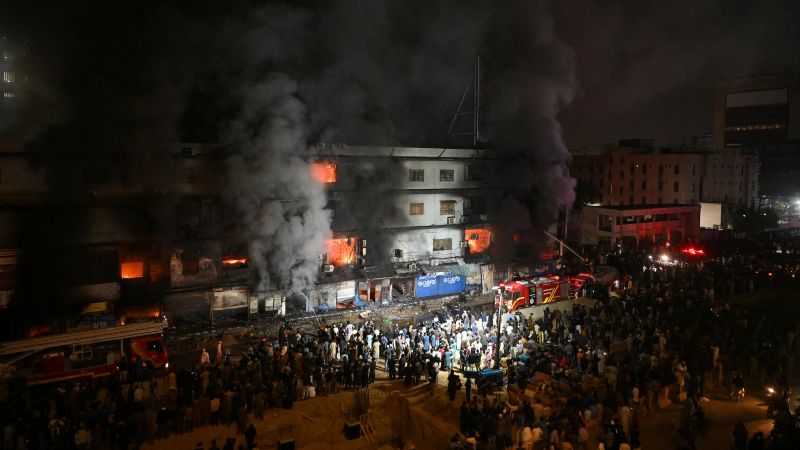 Dozens missing, six dead in Karachi mall fire tragedy: Officials