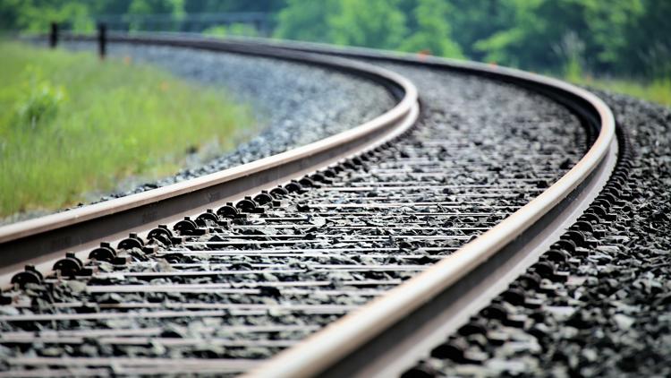 Man fatally struck by Amtrak train in Kelso: Police