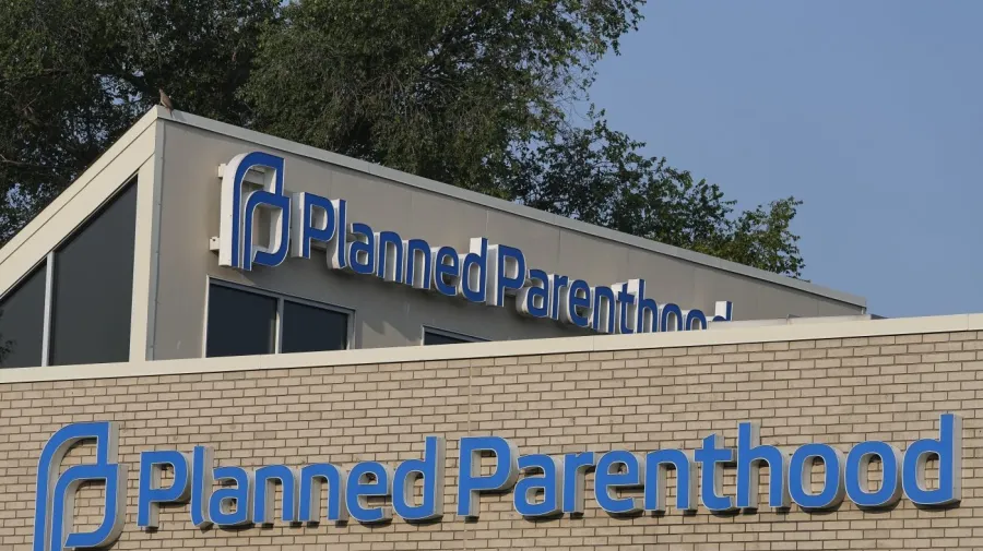 Trump administration cuts Planned Parenthood funding by $60 million