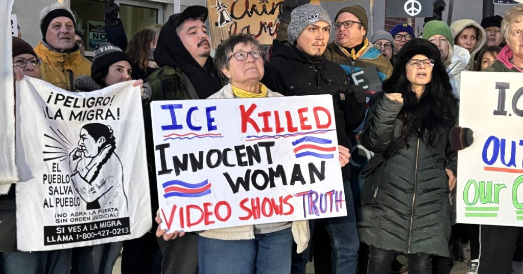 Milwaukee protesters gather at ICE office after federal agents kill woman in Minneapolis