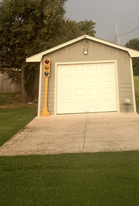Vintage stoplight stolen from a home in Guthrie