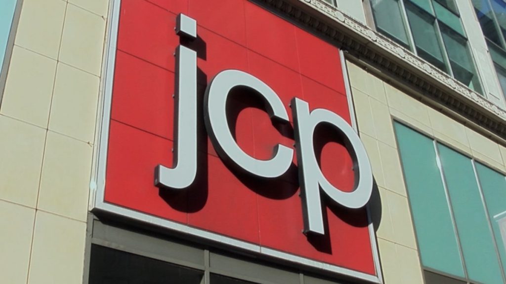 JCPenney is selling a $142 farmhouse comforter set for just $39