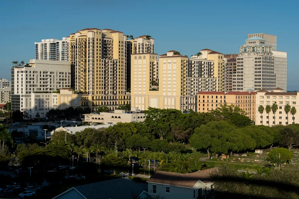 HOA board members default to appointing friends when no one votes