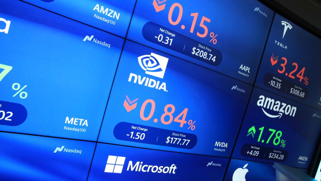 Jim Cramer says he's not abandoning the Mag 7 stocks despite recent struggles. Here's why