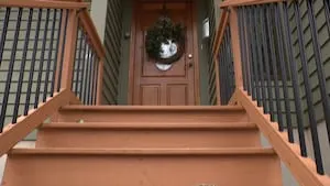 Man breaks into woman’s home, claims to be detective