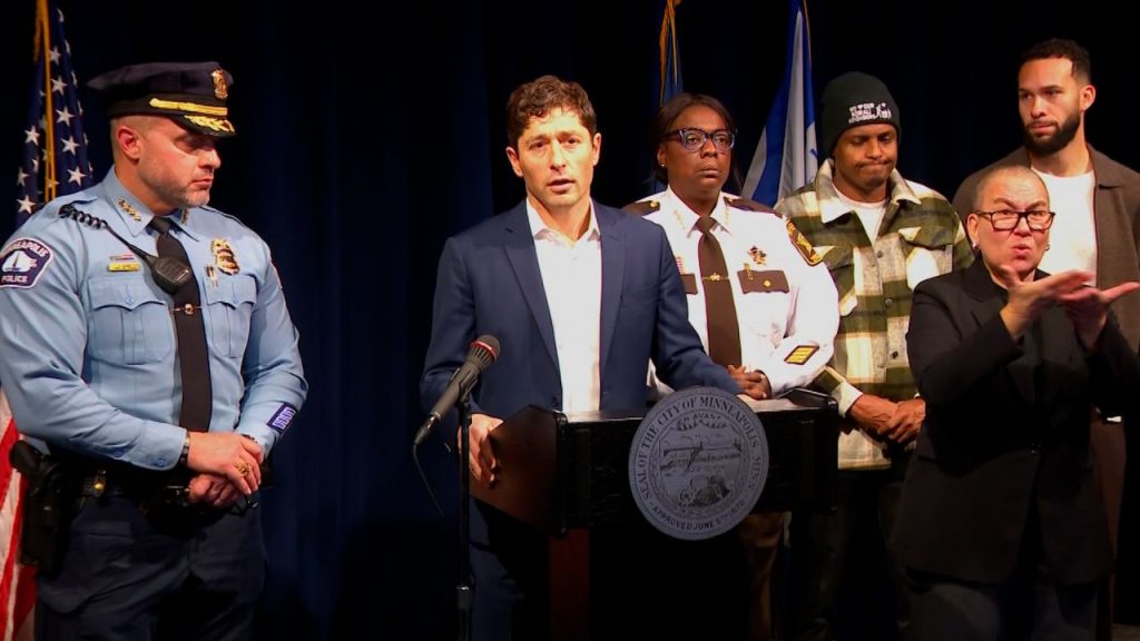 Minneapolis mayor has strong message for ICE after fatal shooting