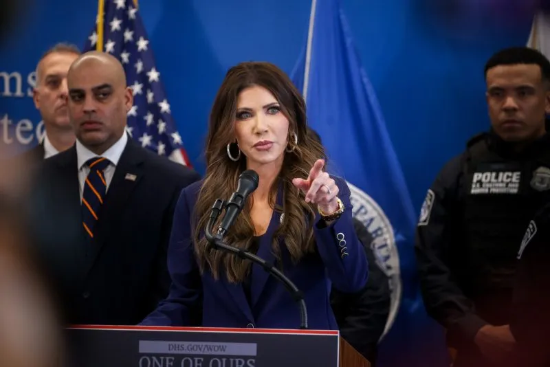 Noem suggests thanking ICE day after deadly MN shooting: ‘Buy them lunch’