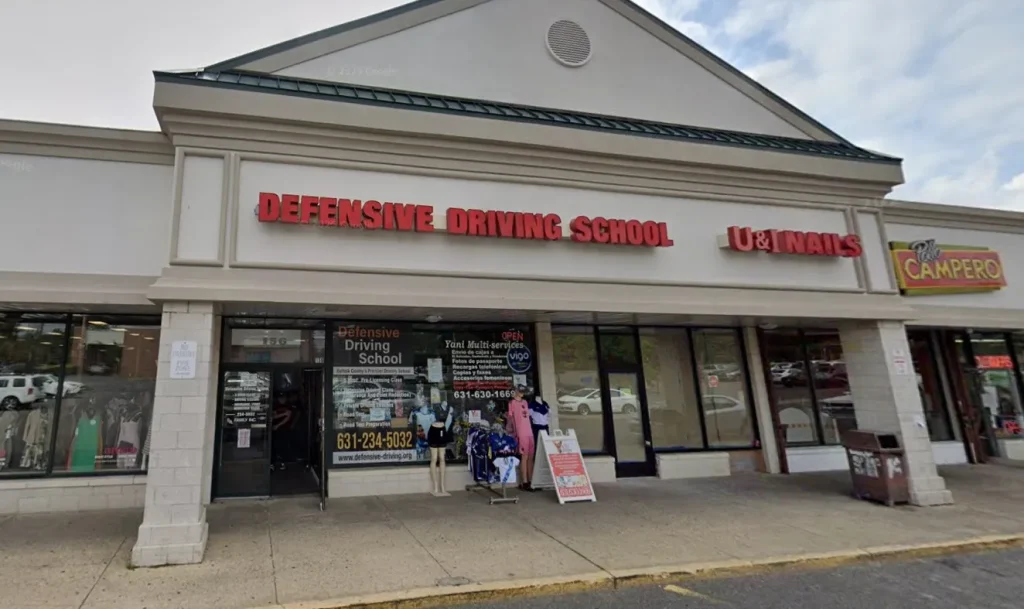 L.I. driving instructor showed porn to 3 teens during lesson: cops