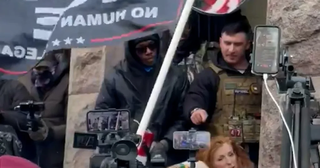 Far-right influencer swarmed by crowd in Minneapolis