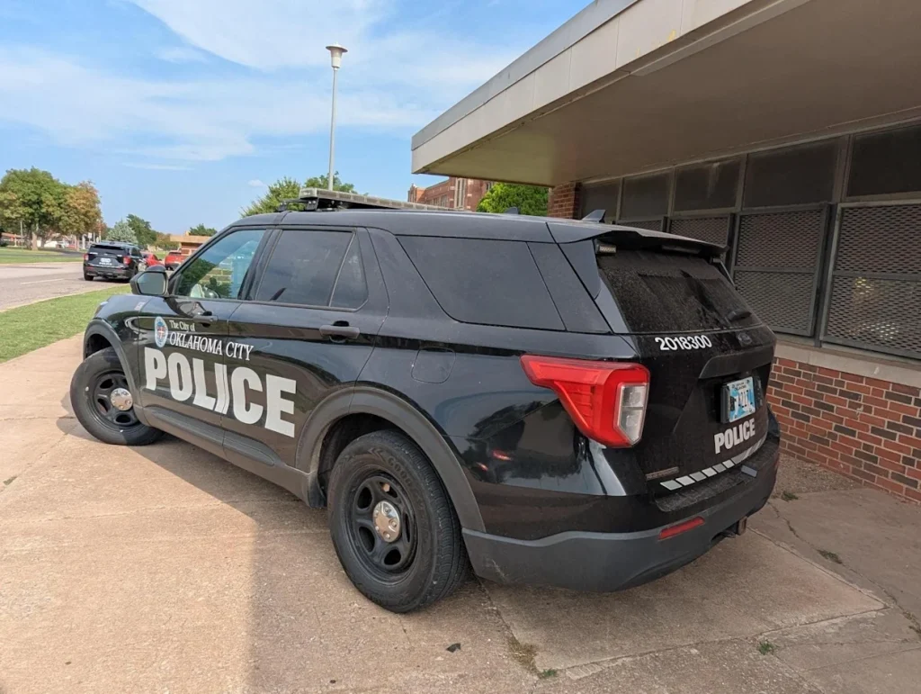 Police searching for clues after 3 bodies found in OKC apartment