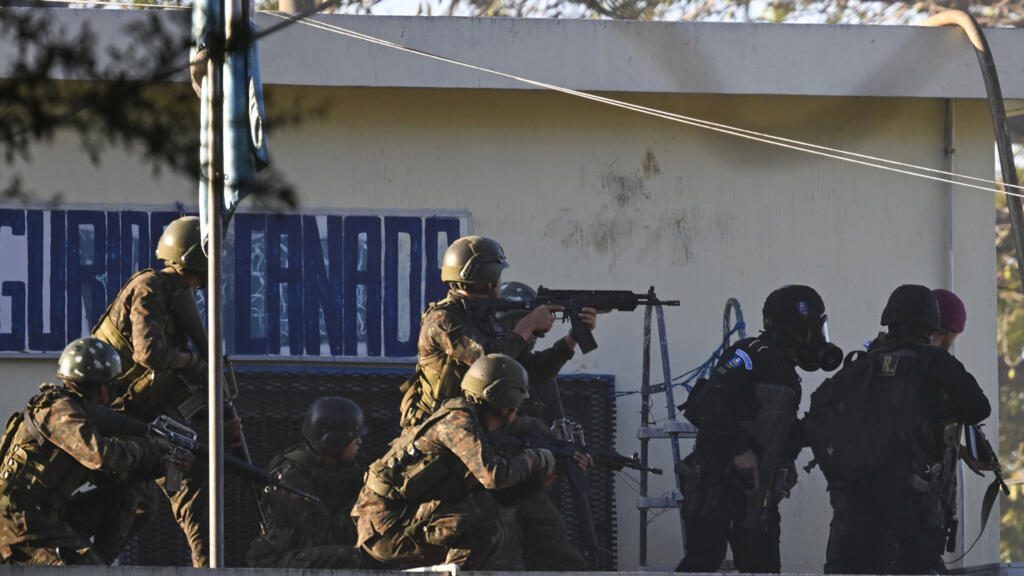 Gangs kill seven police in Guatemala over prison transfers: Minister