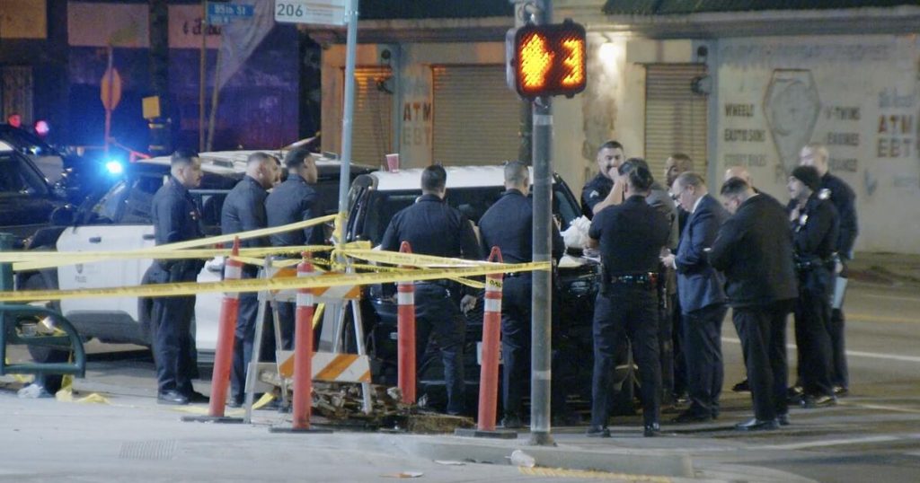 LAPD searching for suspects in Manchester Square shooting that left 1 dead, 4 wounded