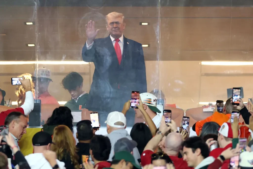 Trump cheered at CFP national championship game during national anthem