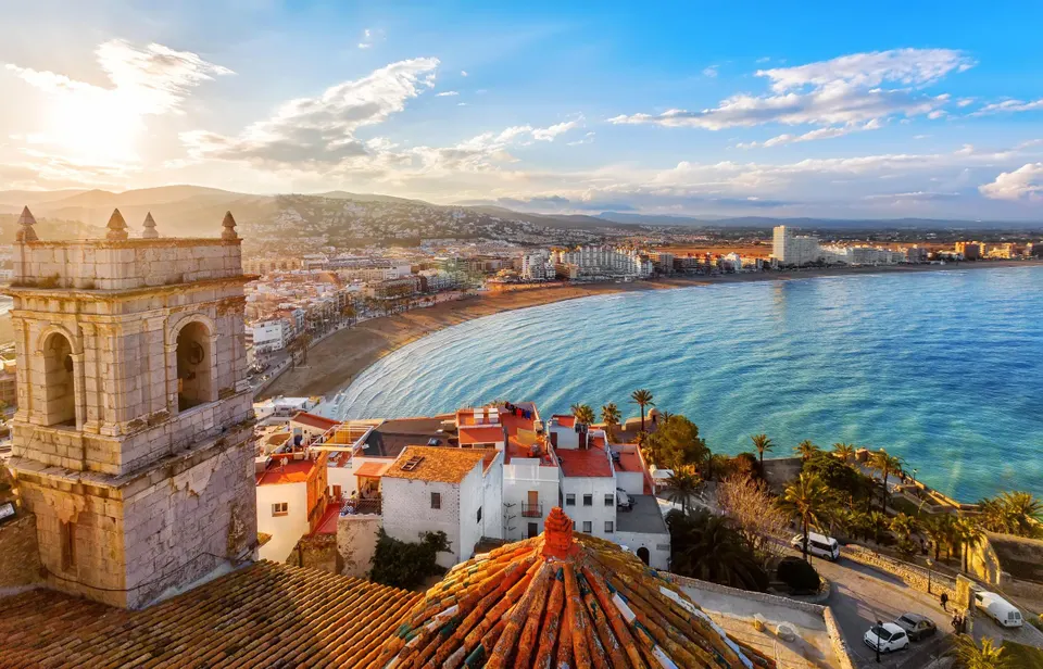Valencia's Property Hotspots: Coastal, Country, or City Living?