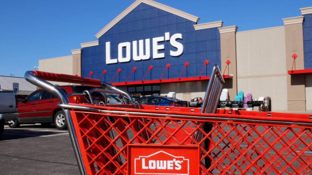 Lowe's offers Craftsman 298-piece mechanic's tool set cabinet for $200 off
-